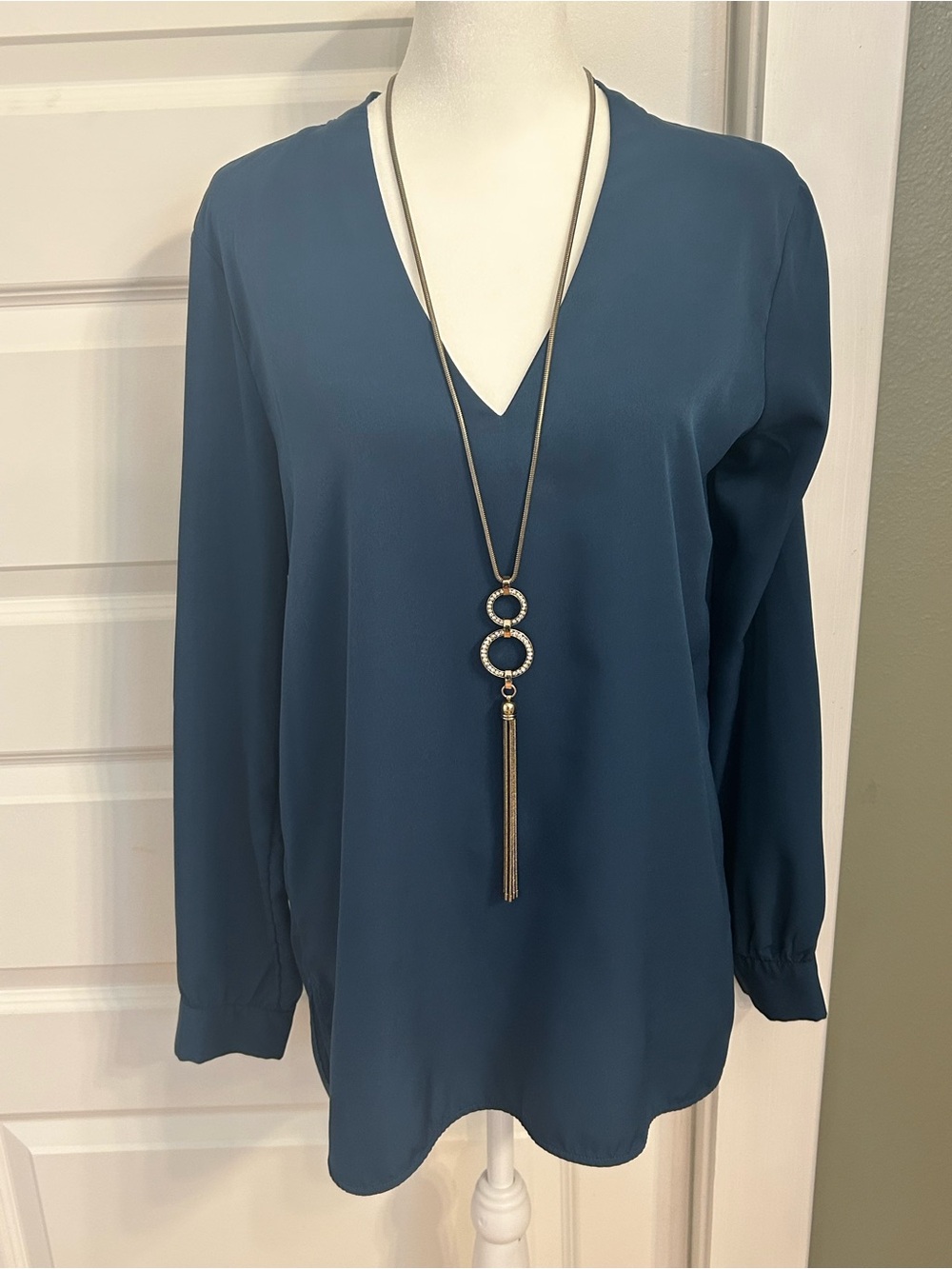Banana Republic Women's Teal V-Neck Long Sleeve Blouse